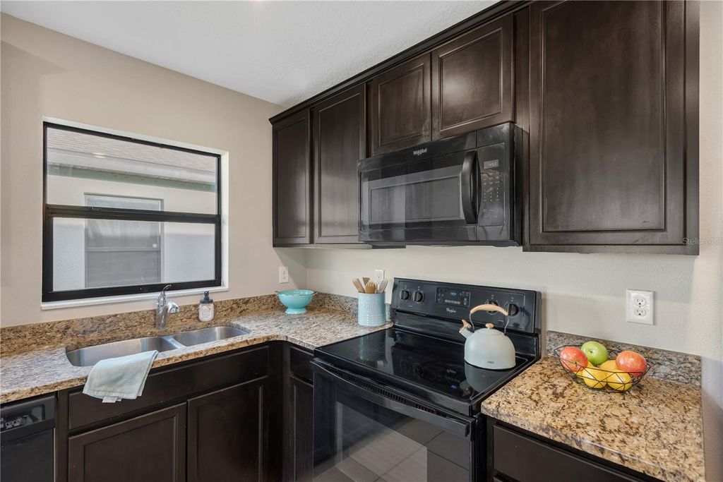 Photo of 808 Chatham Walk Drive, Ruskin, FL 33570 (MLS # TB8481677)