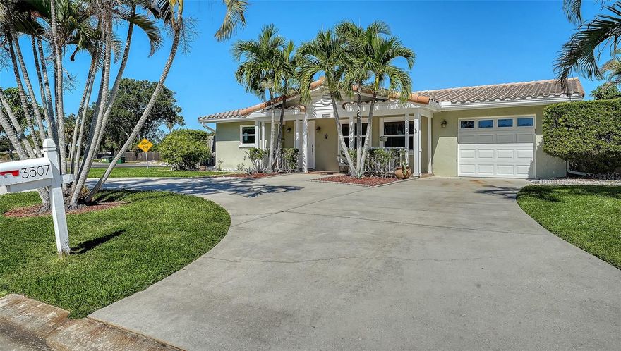 Vacation or Long-Term rental! 3 month minimum. Sarasota Village Green Golf Course 3/2 home on a beautifully landscaped corner lot. The back yard is fully fenced and the home has a spacious lanai and swimming pool. The open floor plan lends itself to views of the back yard from the family room and kitchen.
Modern upgrades throughout and new LVP flooring in every room. Attached 1 car garage and convenient parking in the circular driveway. 
The home has 220V outlet to charge your electric vehicle.
Tenant pays utilities on an annual lease.