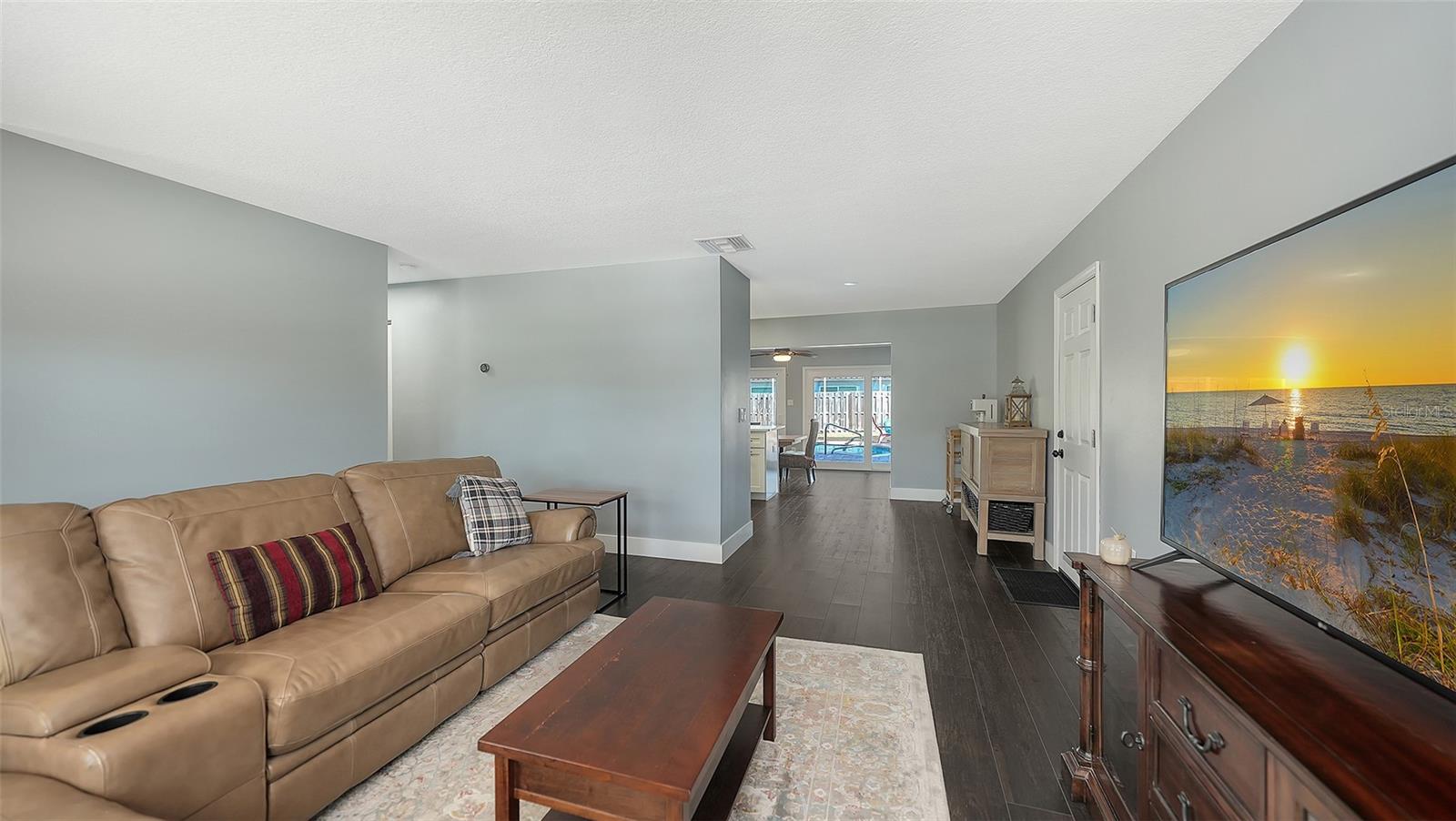 VLG GREEN CLUB ESTS UNIT B - Residential Lease