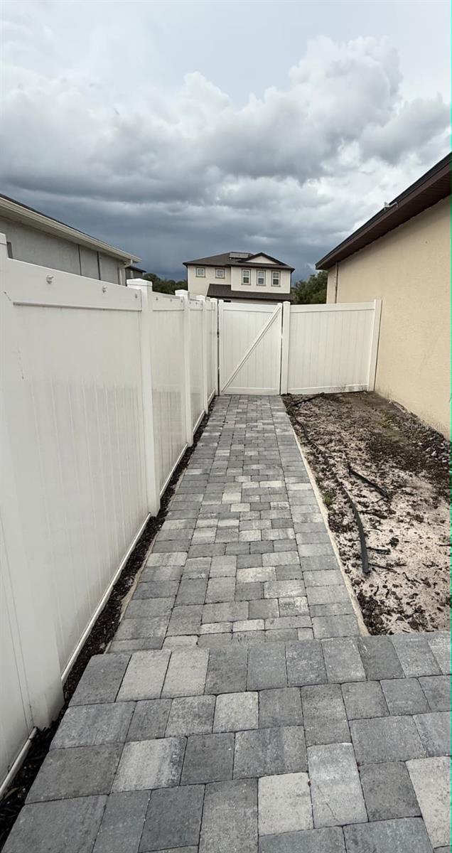 ESTATES/WESTERLY - Residential