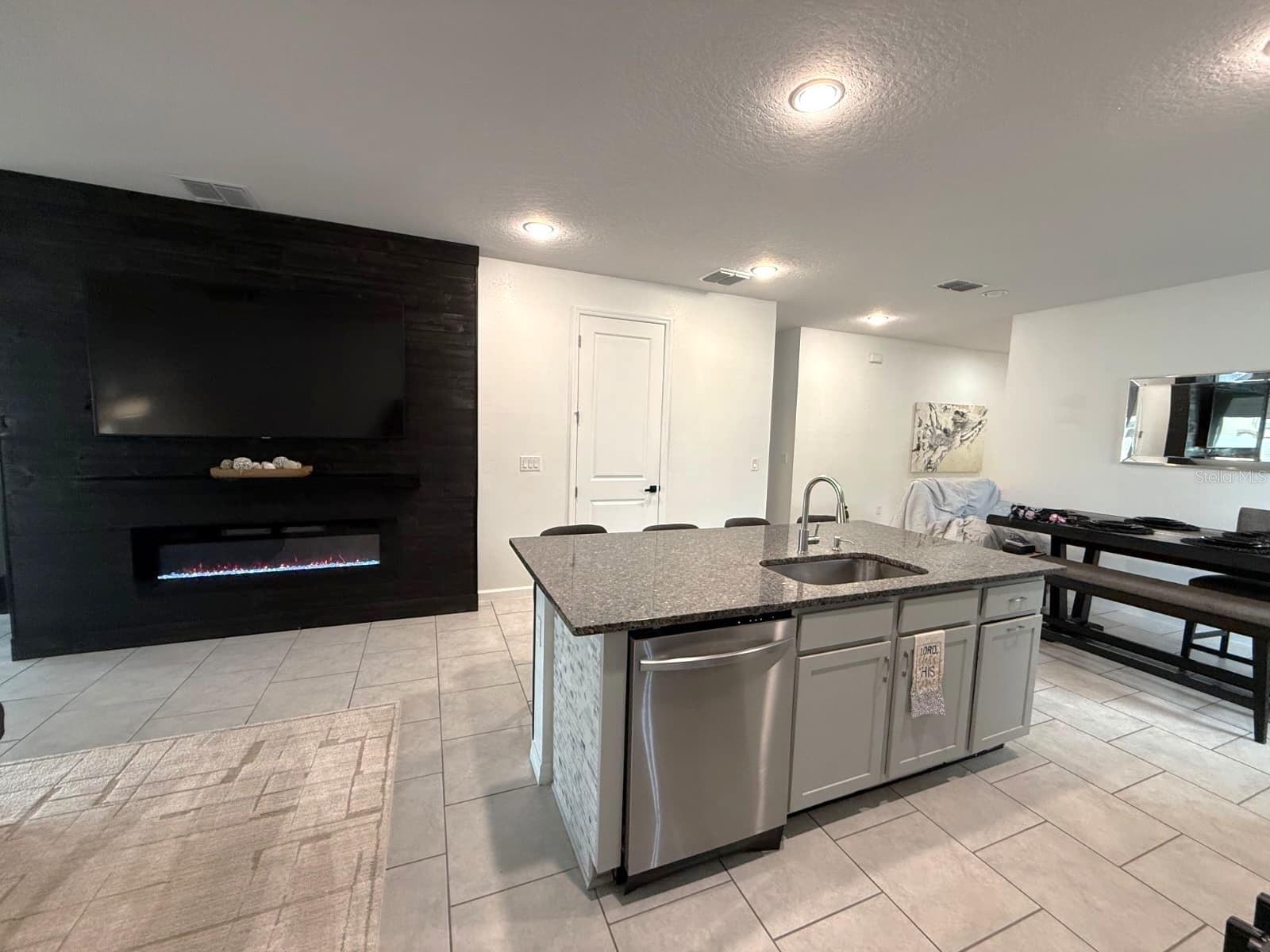 ESTATES/WESTERLY - Residential