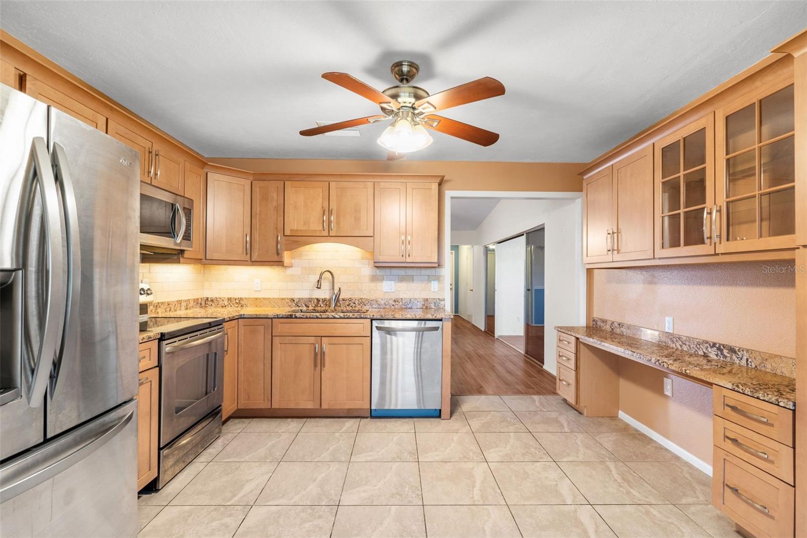 TOWNHOUSES OF LAKESIDE SOUTH - Residential