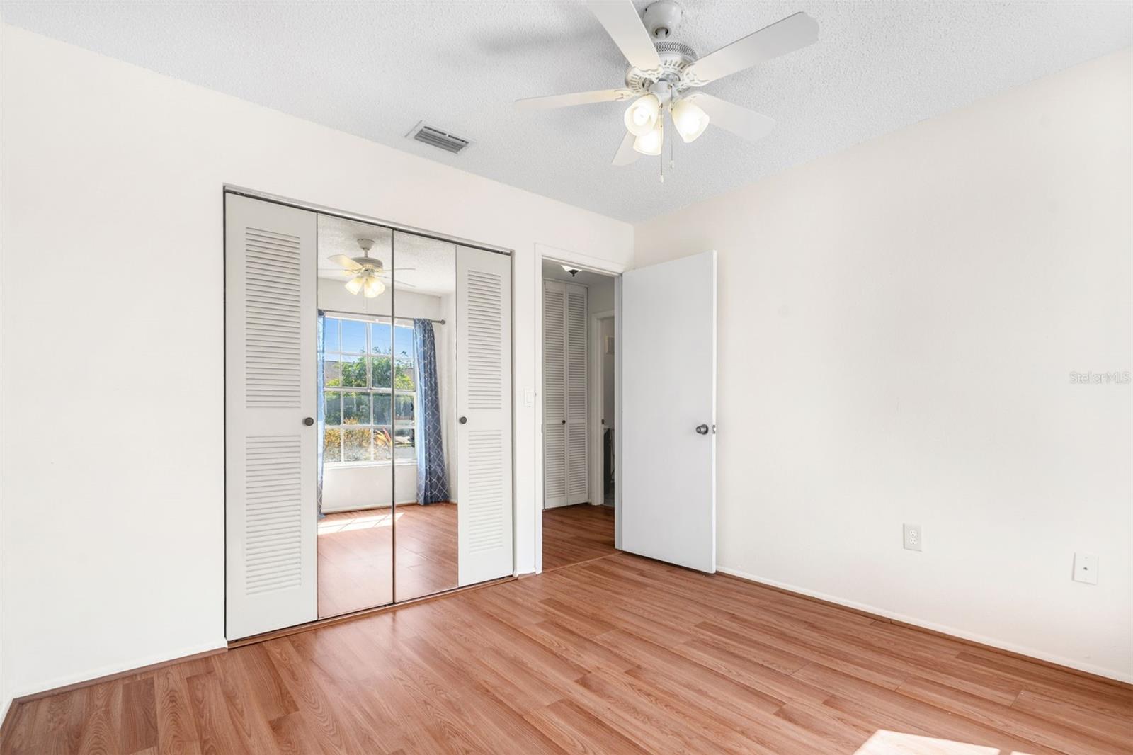 TOWNHOUSES OF LAKESIDE SOUTH - Residential