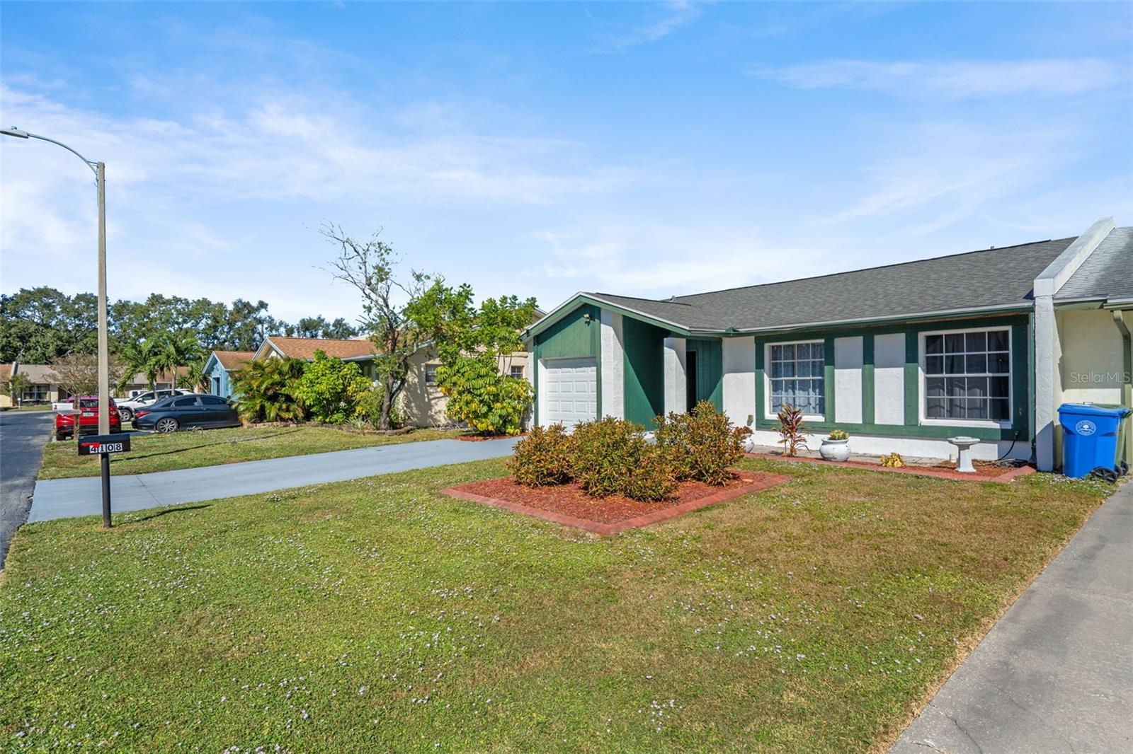 TOWNHOUSES OF LAKESIDE SOUTH - Residential