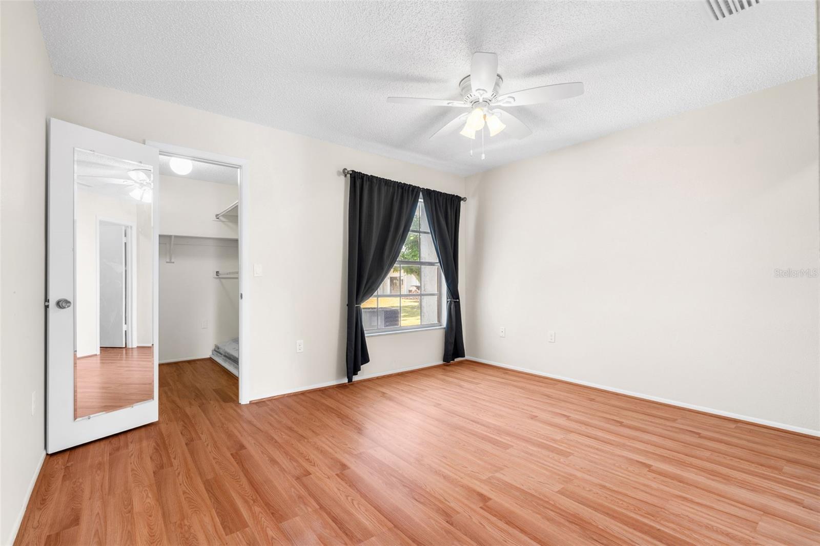 TOWNHOUSES OF LAKESIDE SOUTH - Residential