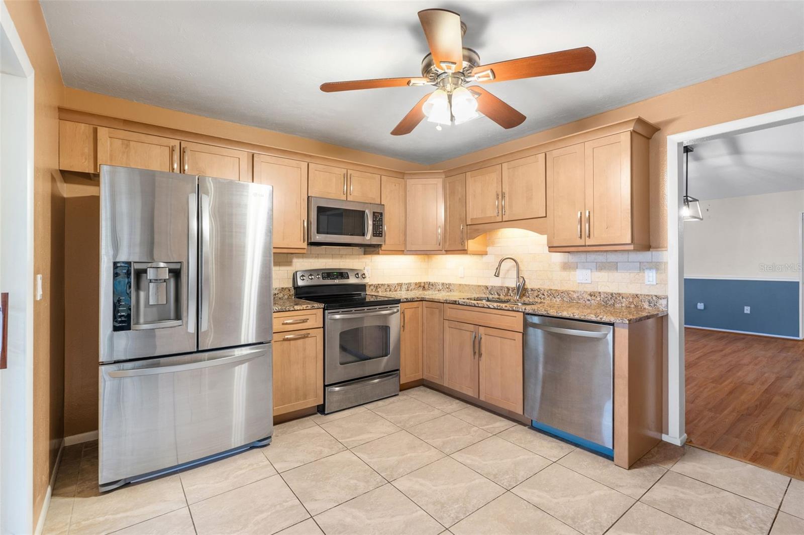 TOWNHOUSES OF LAKESIDE SOUTH - Residential