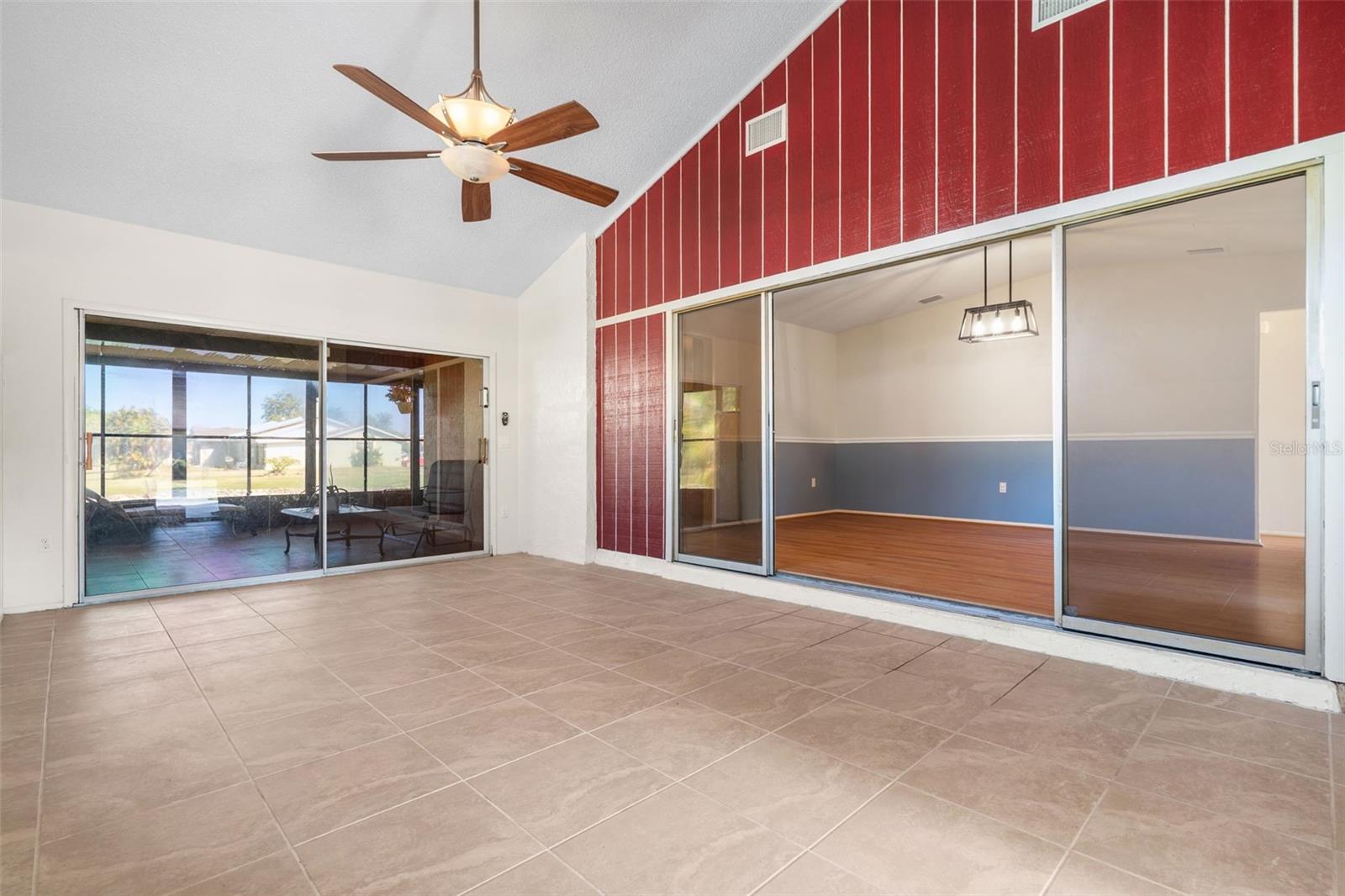 TOWNHOUSES OF LAKESIDE SOUTH - Residential