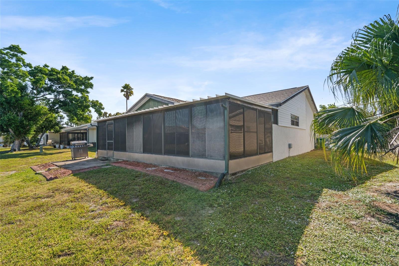 TOWNHOUSES OF LAKESIDE SOUTH - Residential