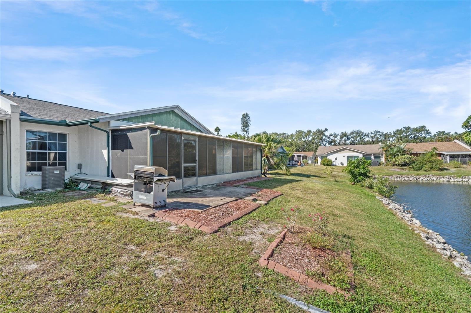 TOWNHOUSES OF LAKESIDE SOUTH - Residential