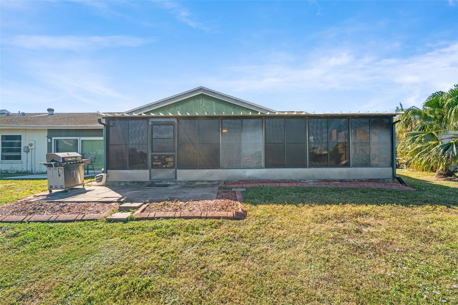 TOWNHOUSES OF LAKESIDE SOUTH - Residential