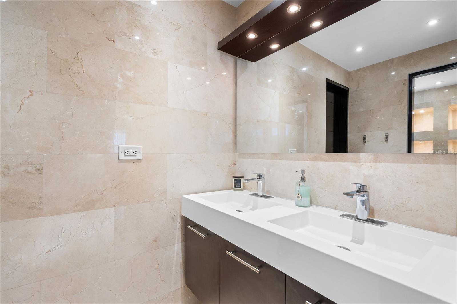 CONDOMINIO TENERIFE - Residential