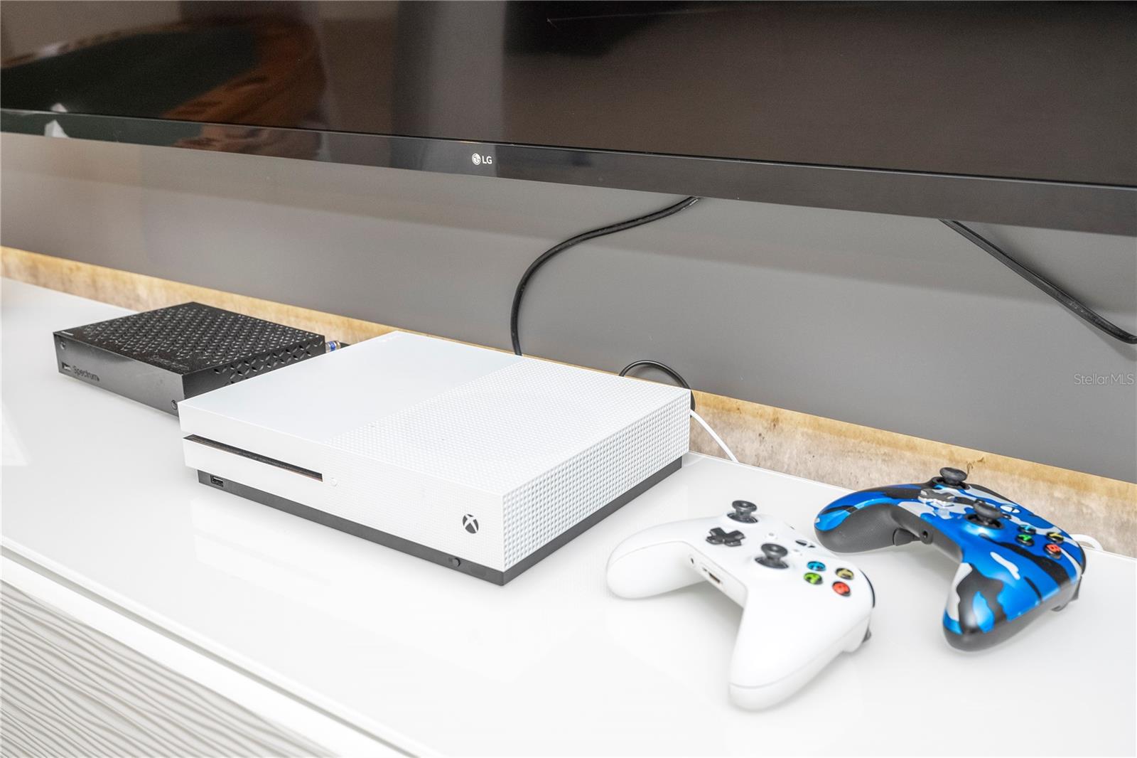 WINDSOR AT WESTSIDE PH 1 - Residential