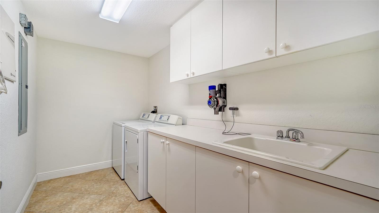 VILLAS AT BELLAGIO HARBOR VILLAGE - Residential Lease