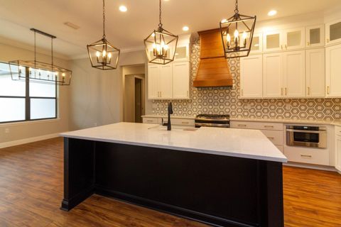 Tiny photo for 1000 Silver Drive, Umatilla, FL 32784 (MLS # G5109980)