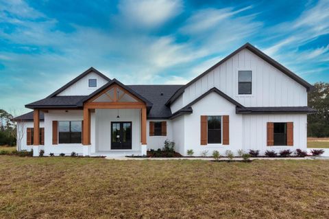 Photo of 1000 Silver Drive, Umatilla, FL 32784 (MLS # G5109980)