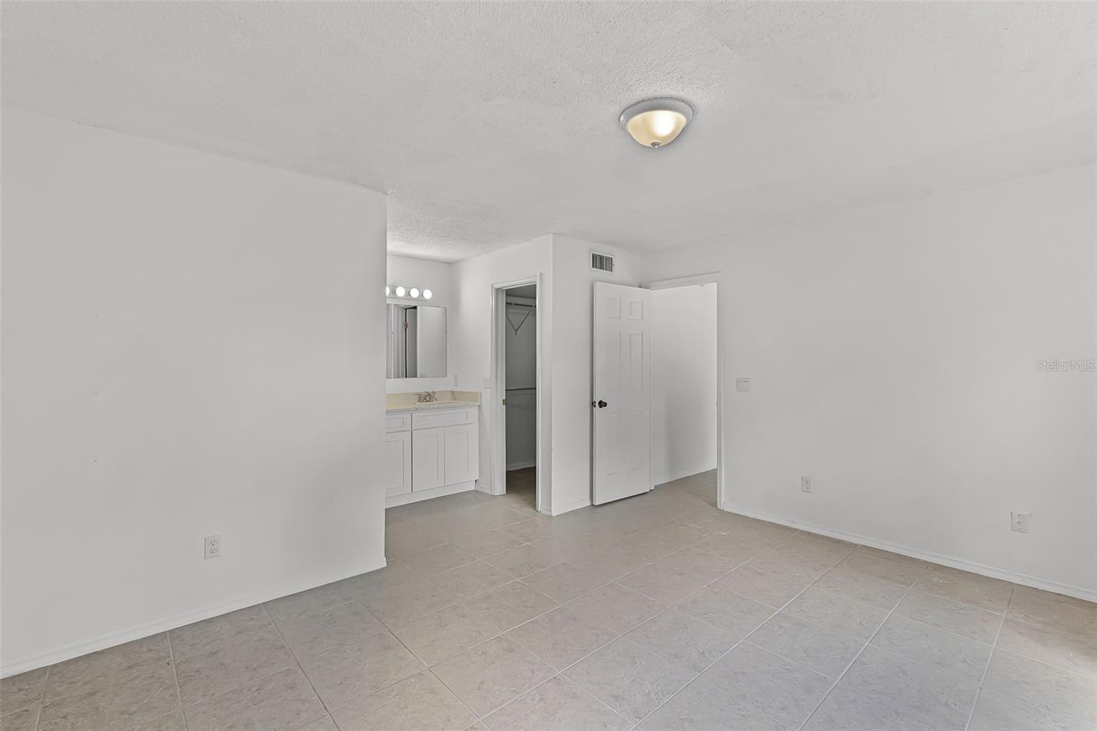 4864 OLD OAK TREE COURT