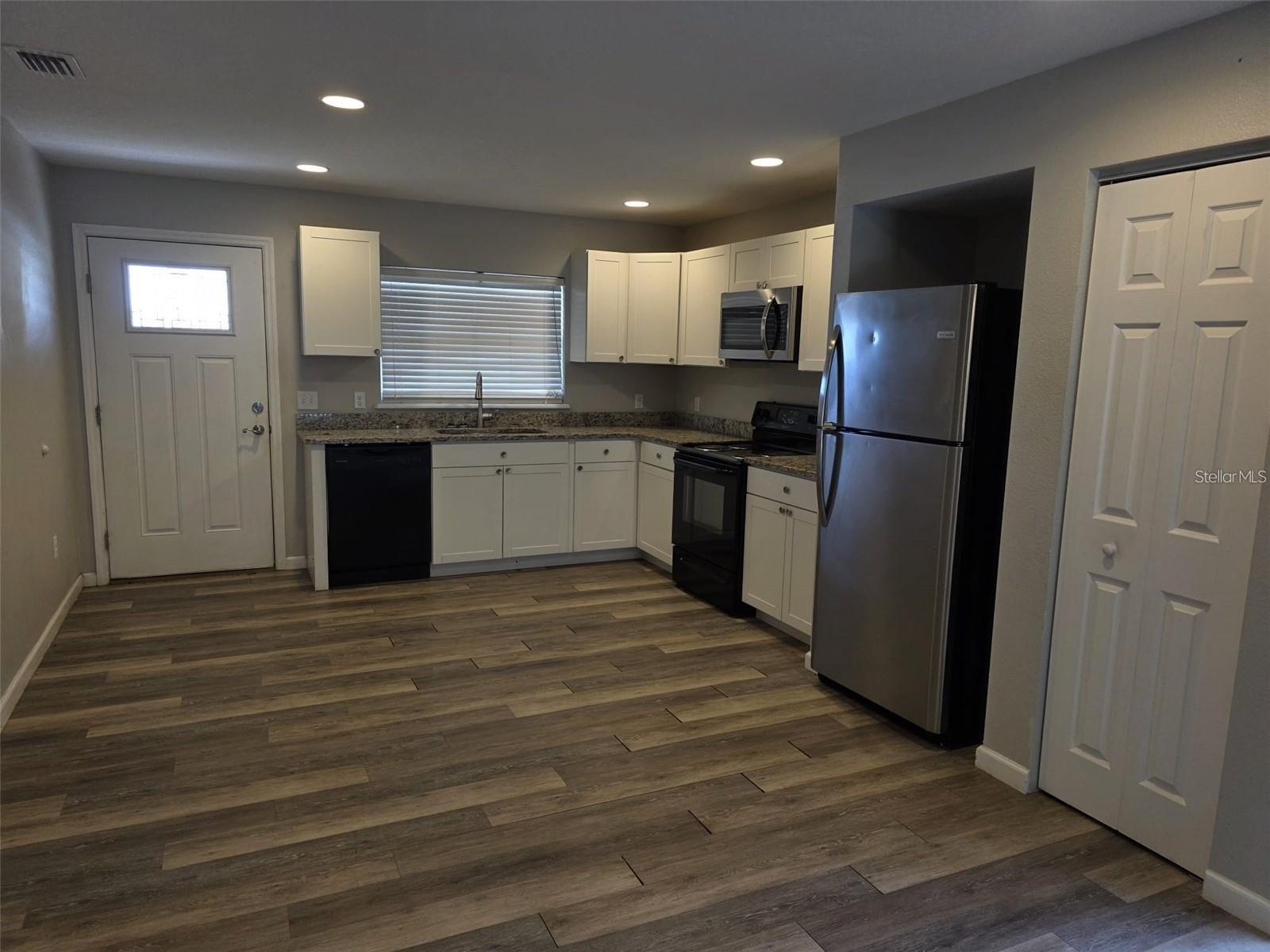 PLYMOUTH PLACE - Residential