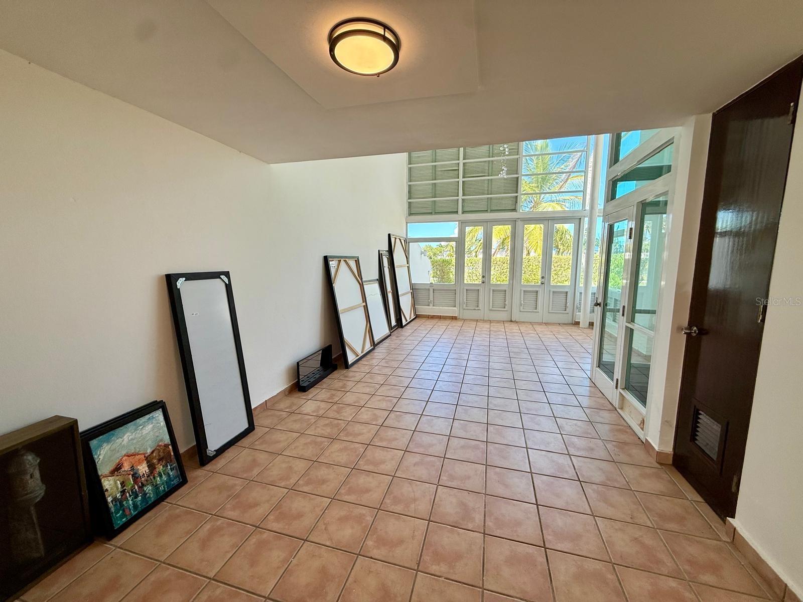 VILLAS DE GOLF WEST - Residential