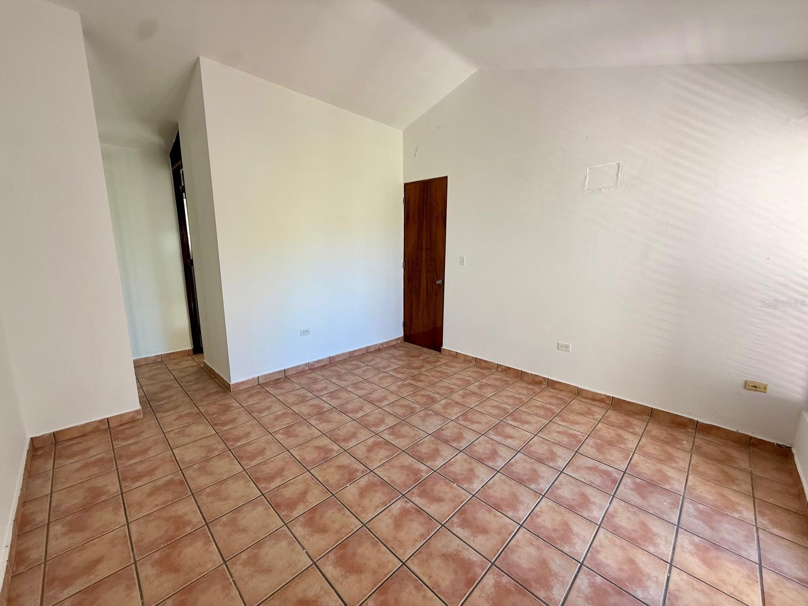 VILLAS DE GOLF WEST - Residential