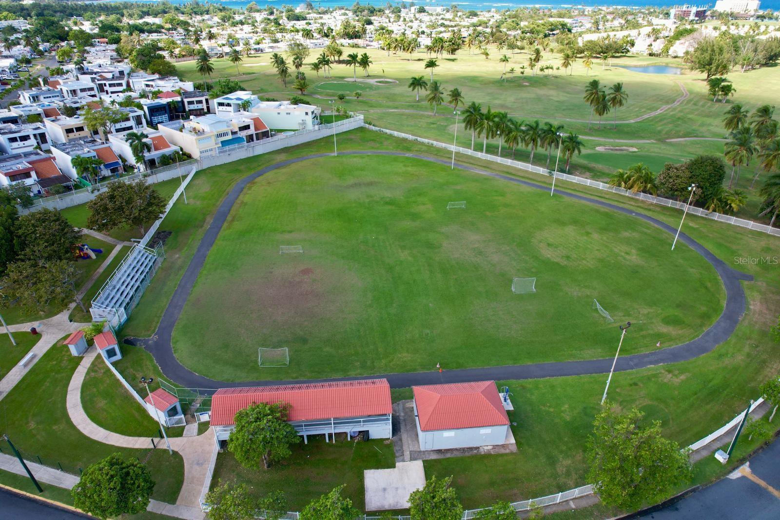 VILLAS DE GOLF WEST - Residential