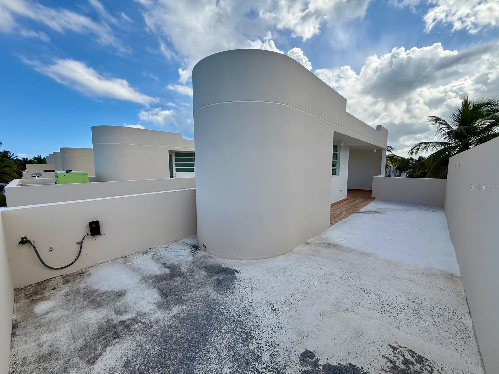 VILLAS DE GOLF WEST - Residential