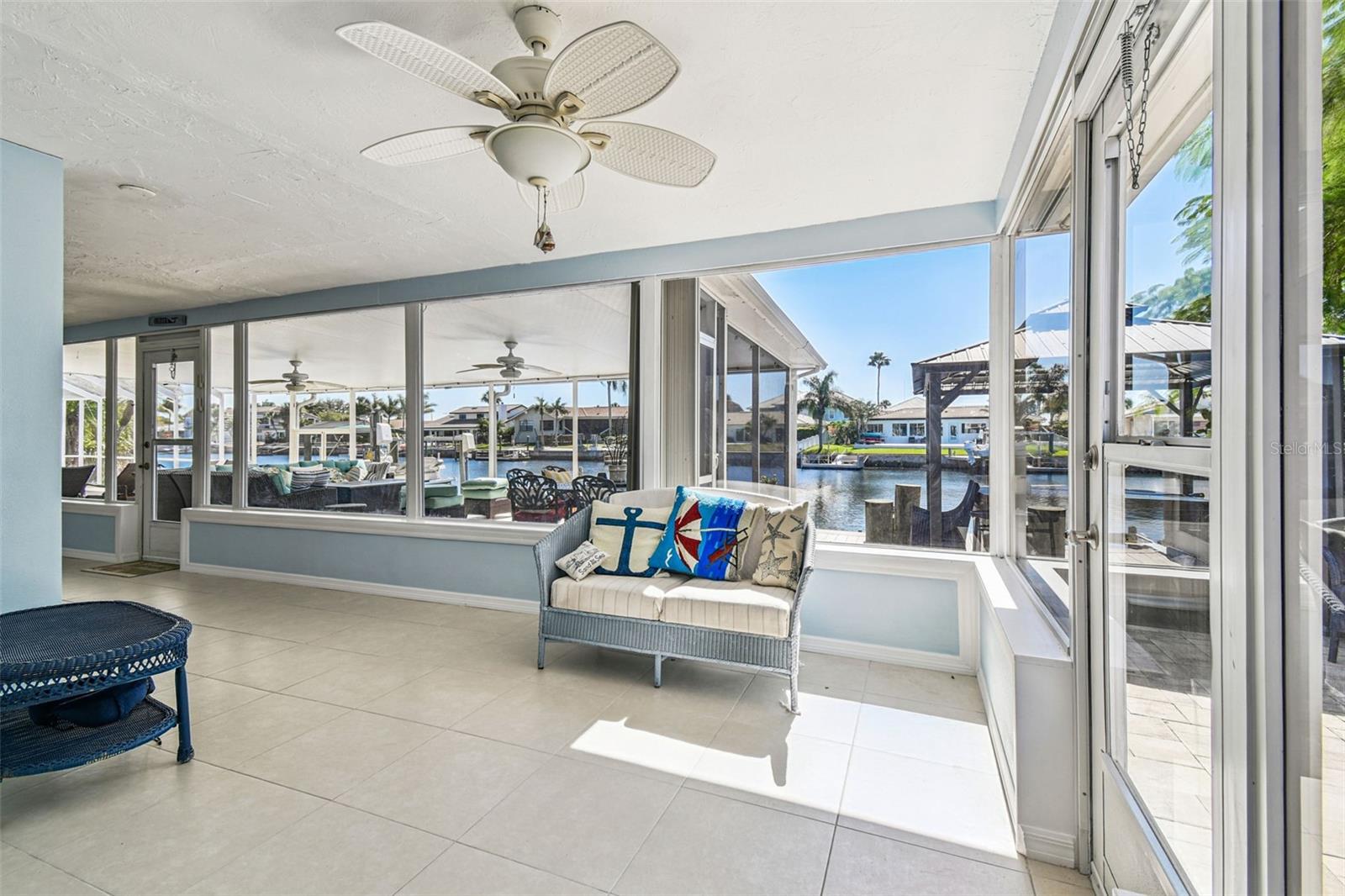 FLOR A MAR - Residential Lease