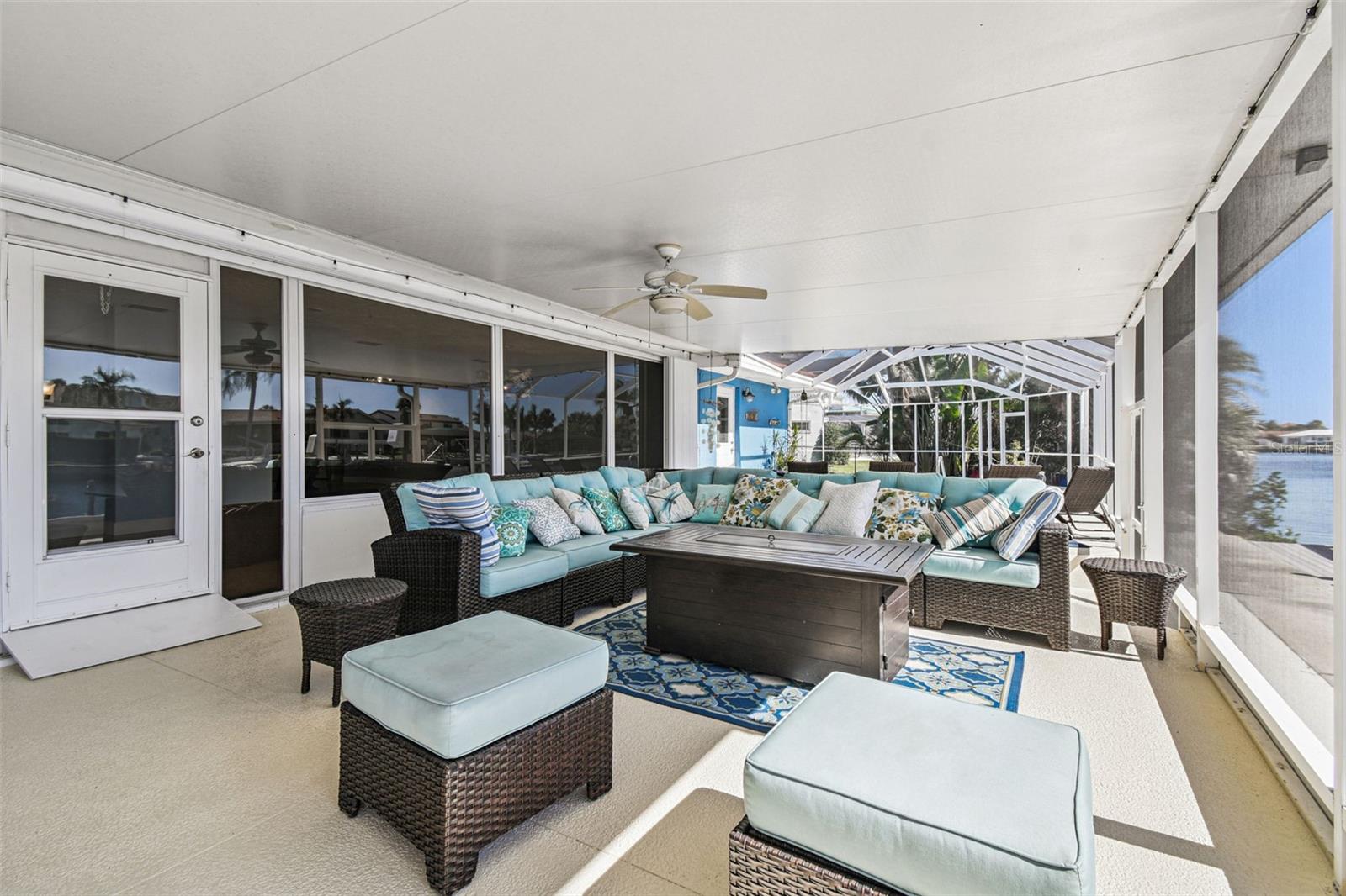 FLOR A MAR - Residential Lease