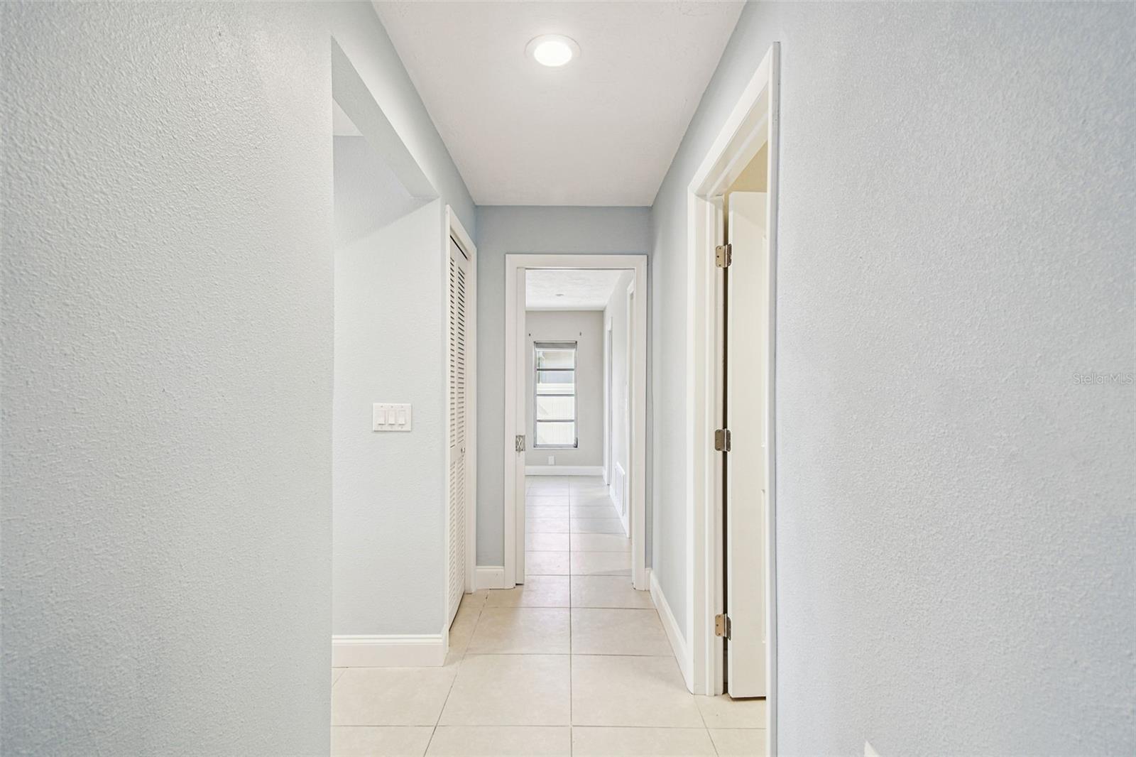 FLOR A MAR - Residential Lease