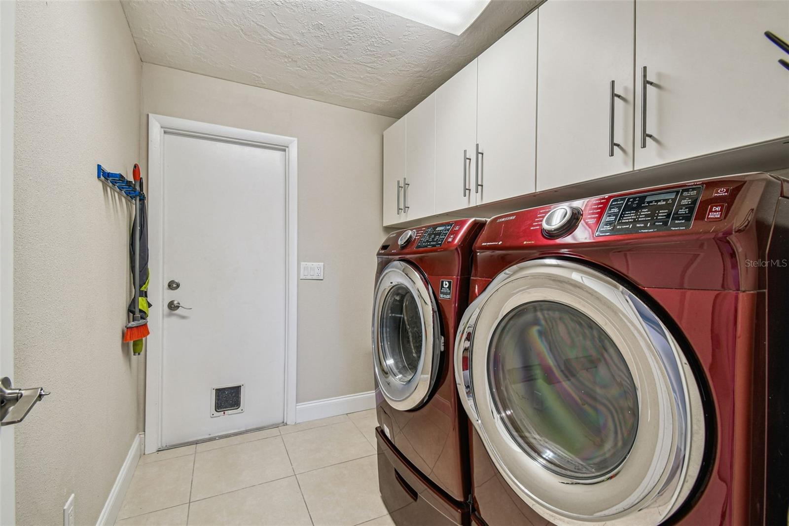 FLOR A MAR - Residential Lease