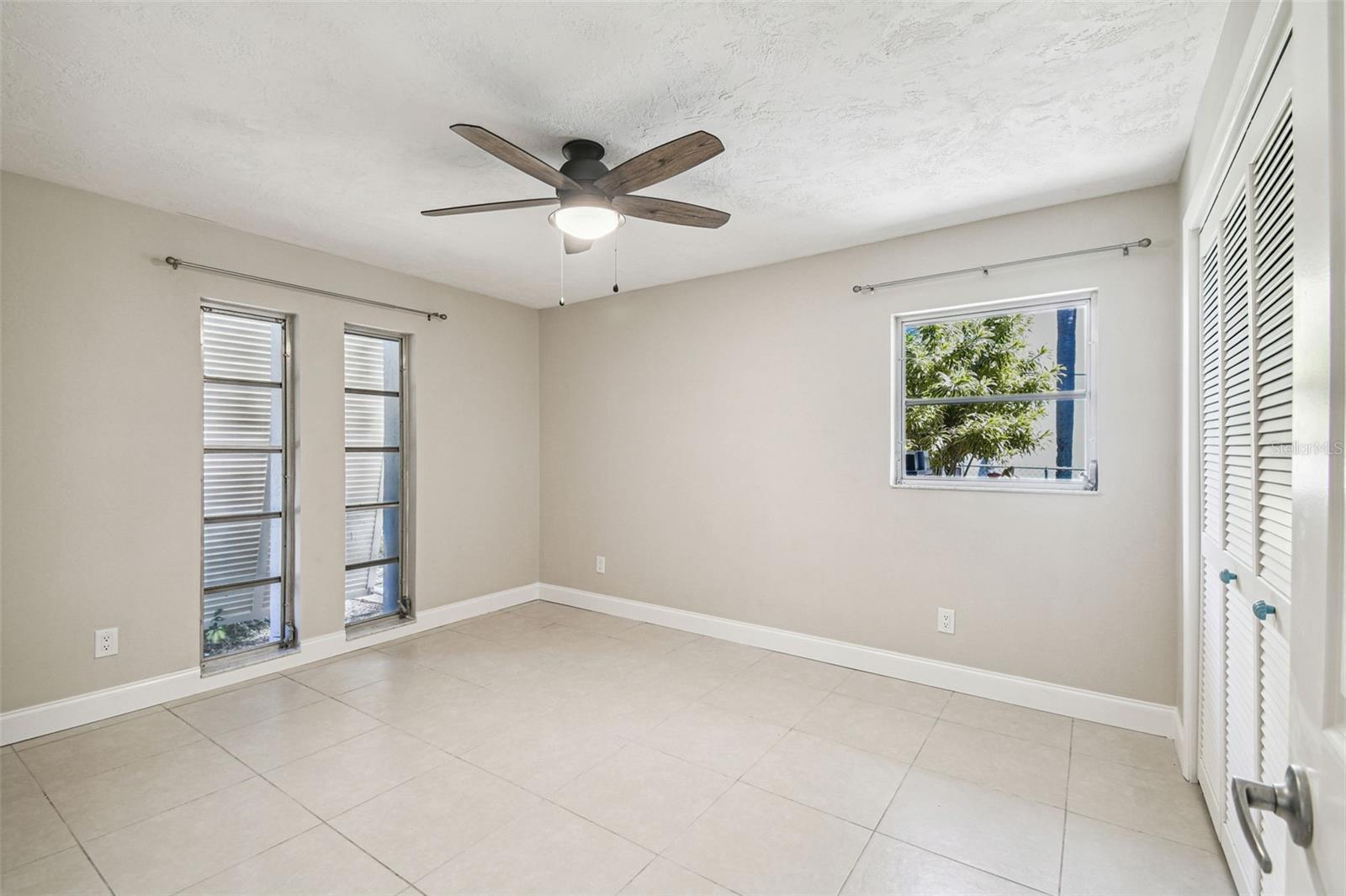 FLOR A MAR - Residential Lease