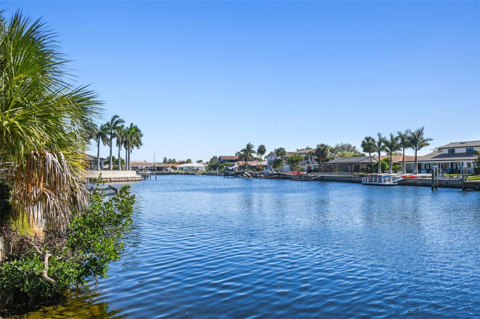 FLOR A MAR - Residential Lease