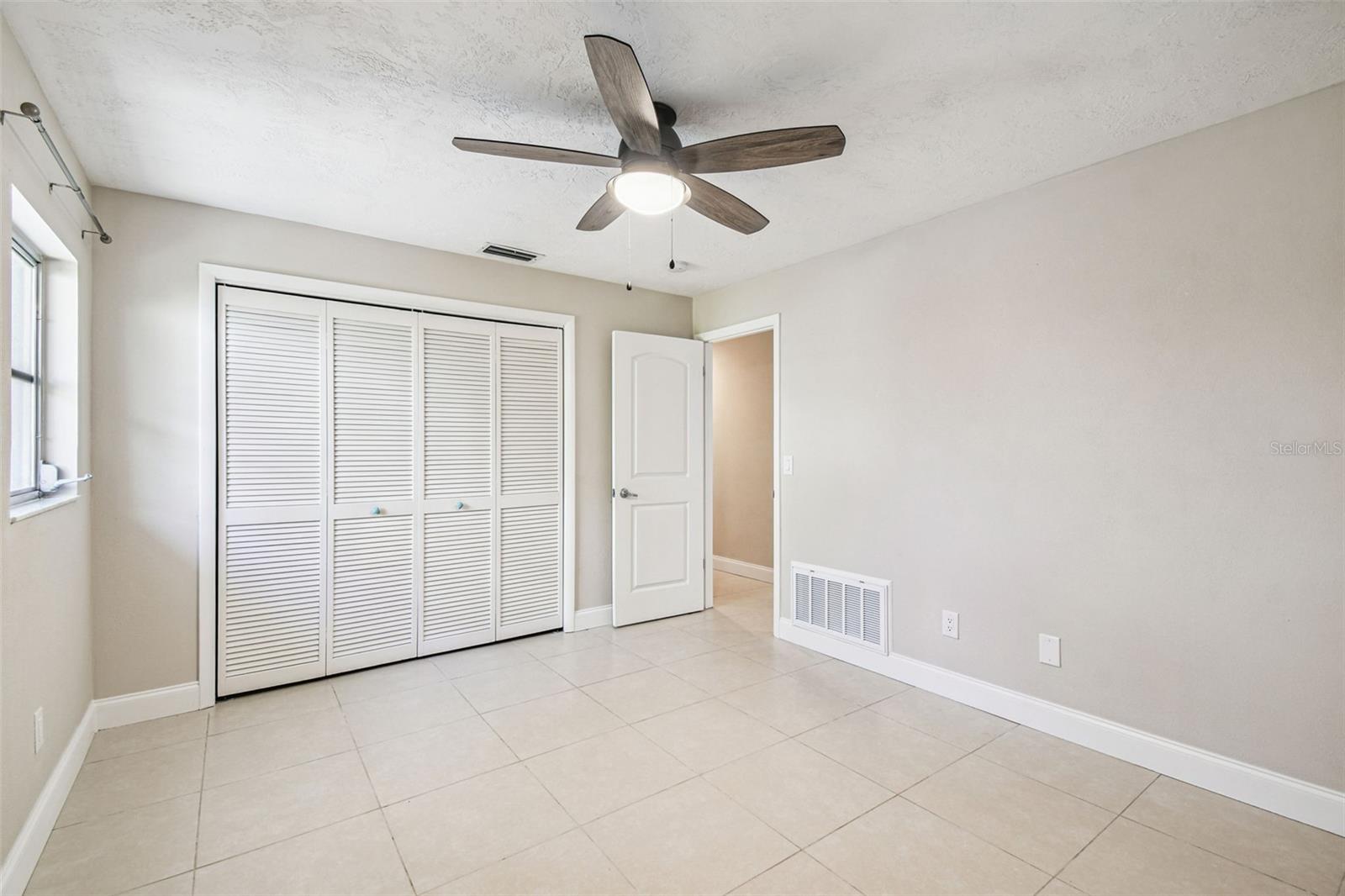 FLOR A MAR - Residential Lease