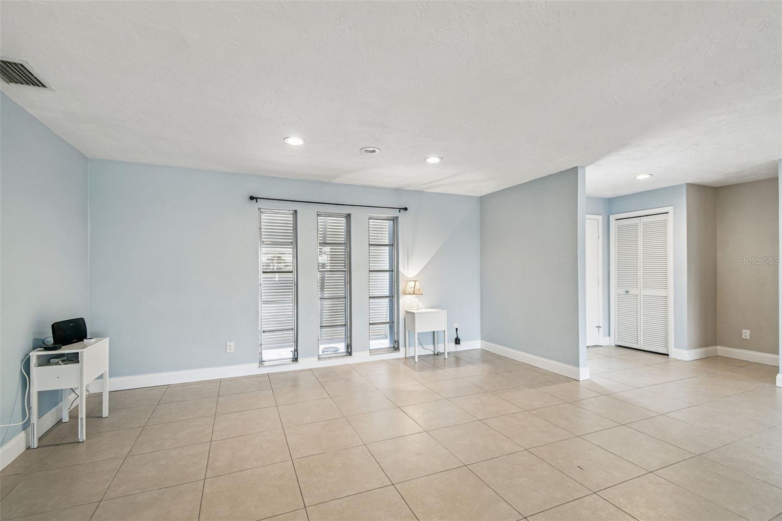 FLOR A MAR - Residential Lease