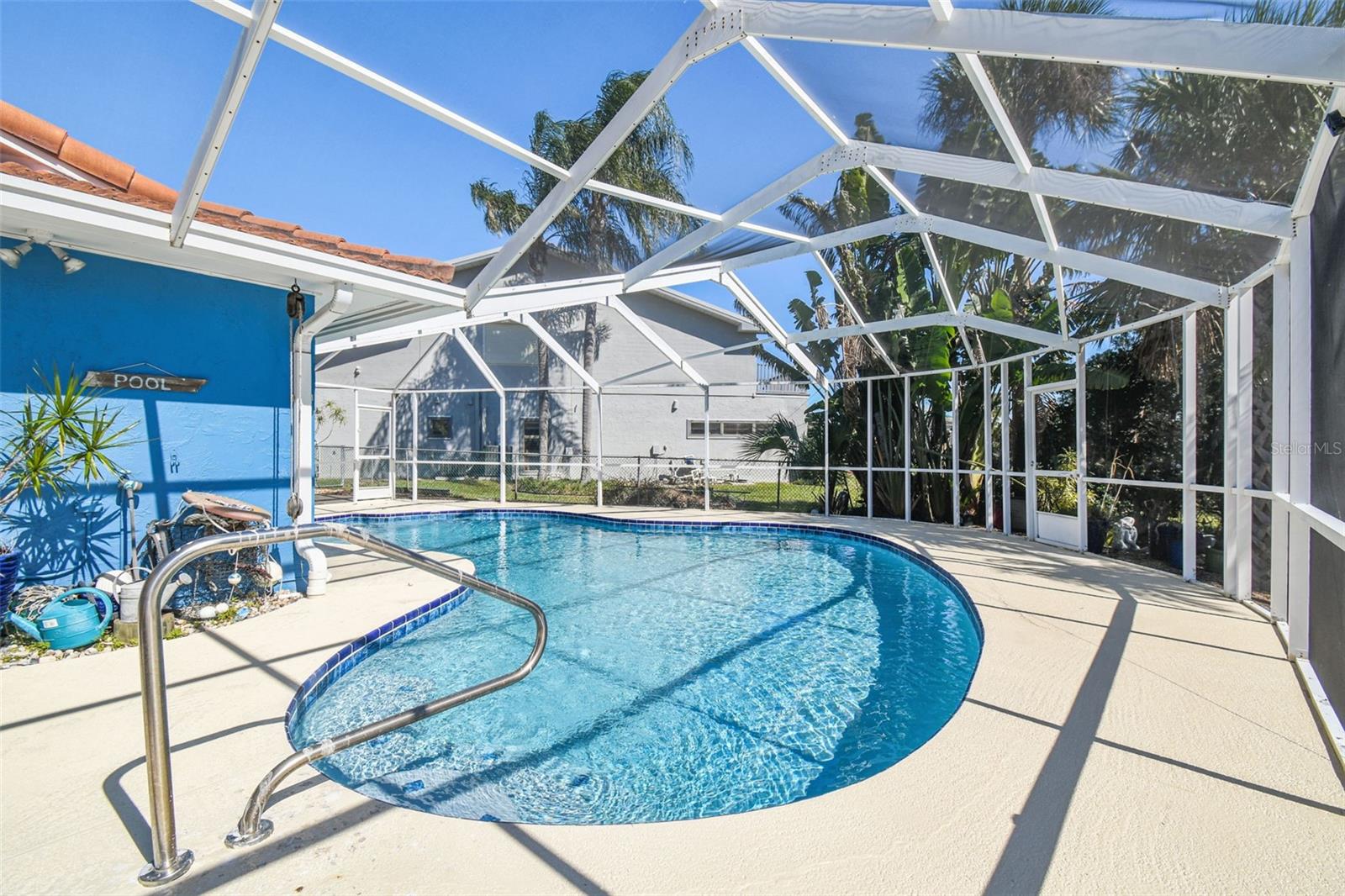 FLOR A MAR - Residential Lease