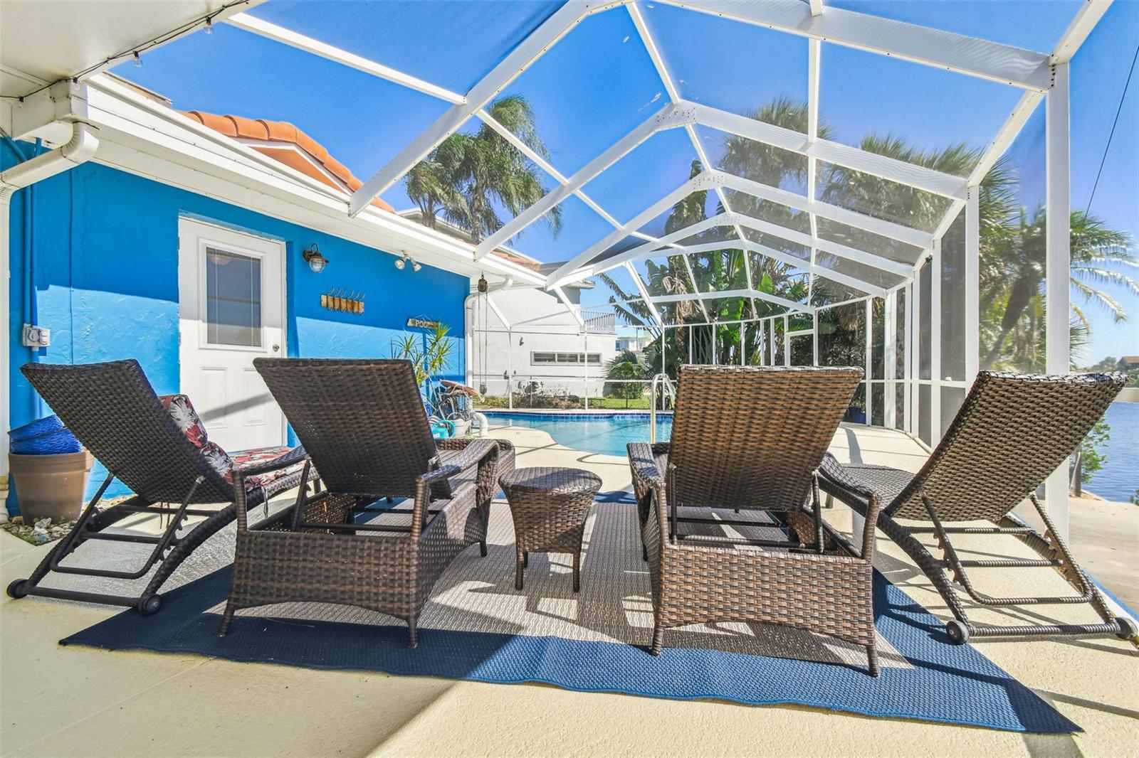 FLOR A MAR - Residential Lease