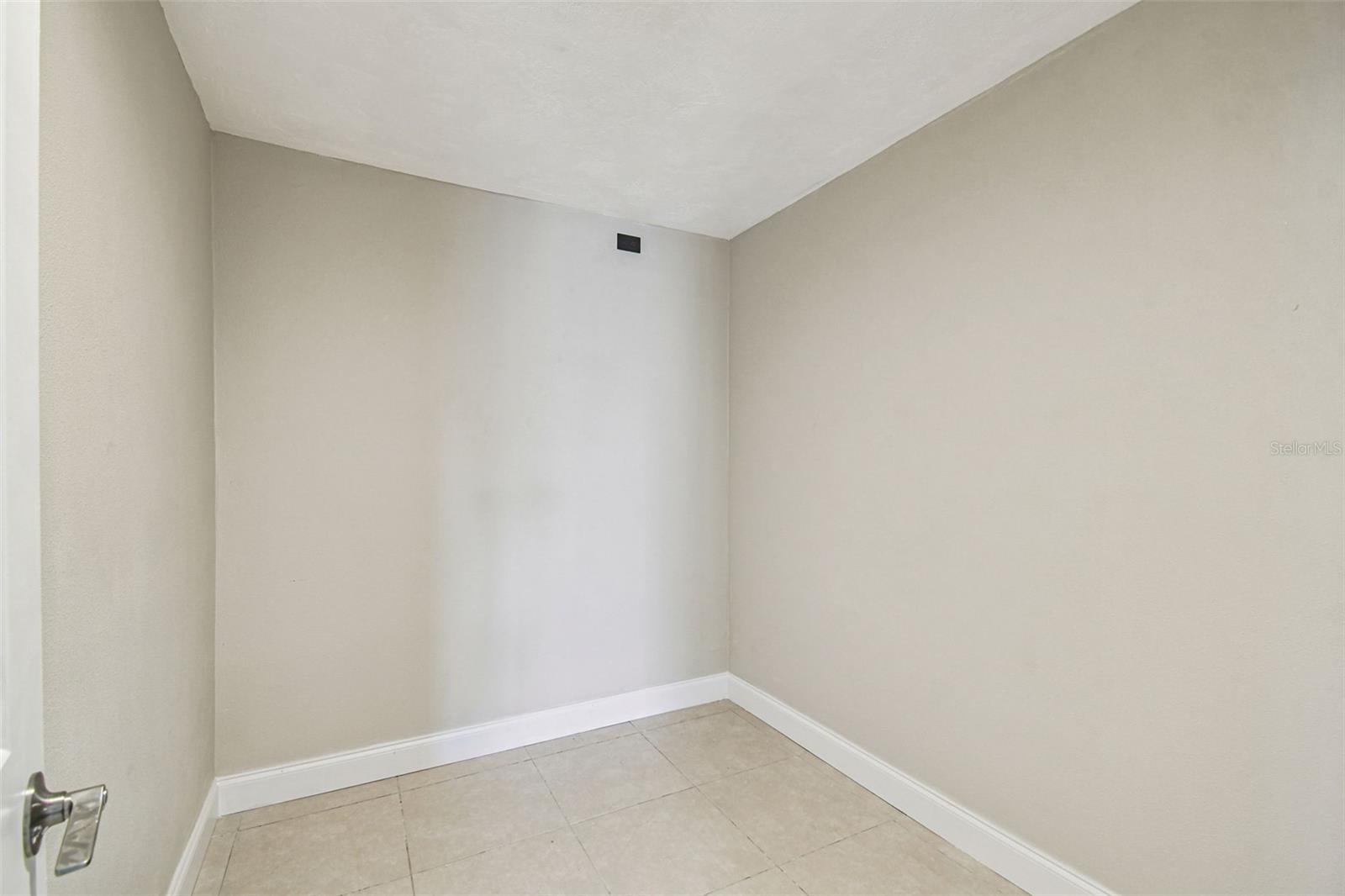 FLOR A MAR - Residential Lease