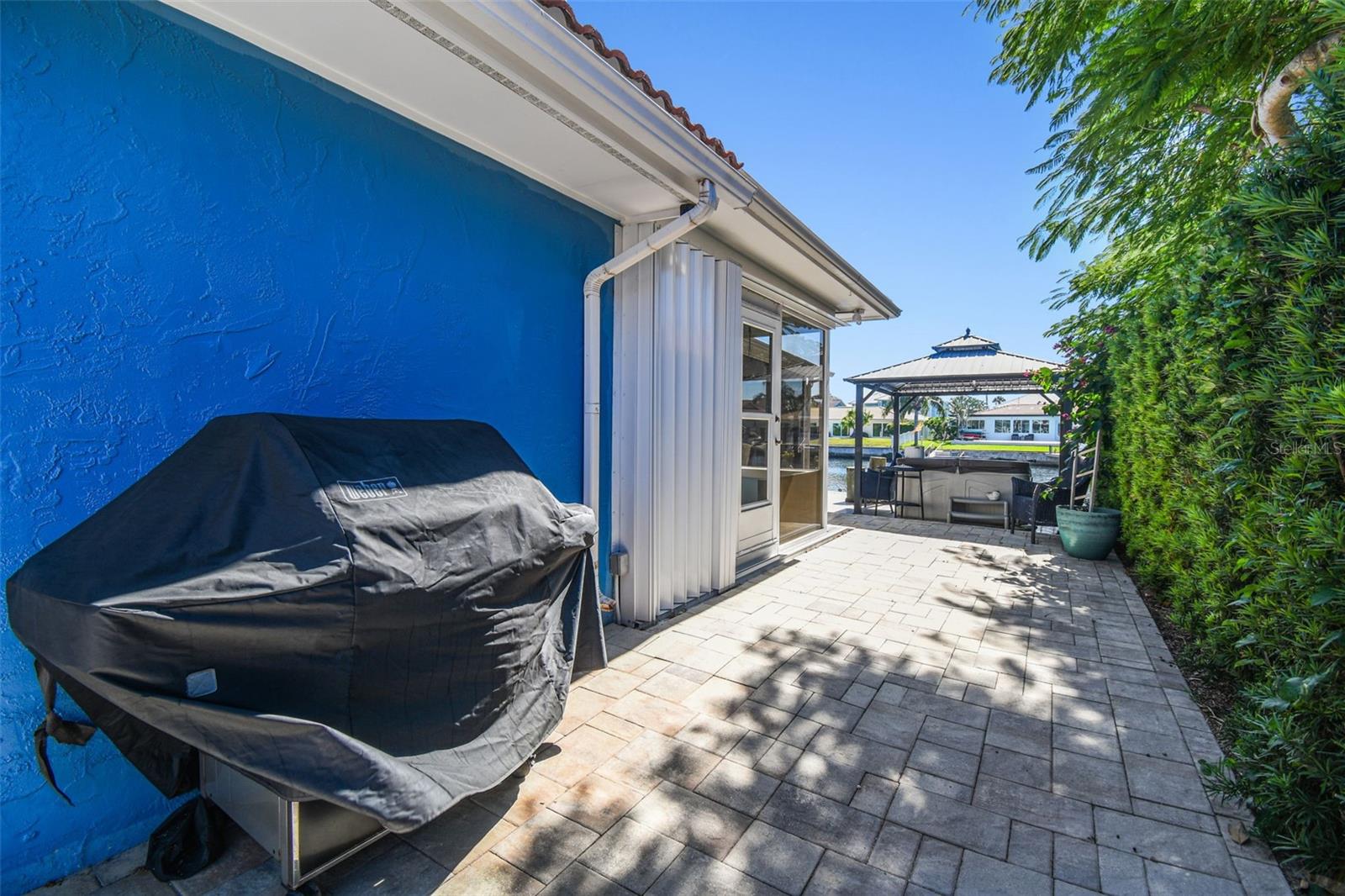 FLOR A MAR - Residential Lease