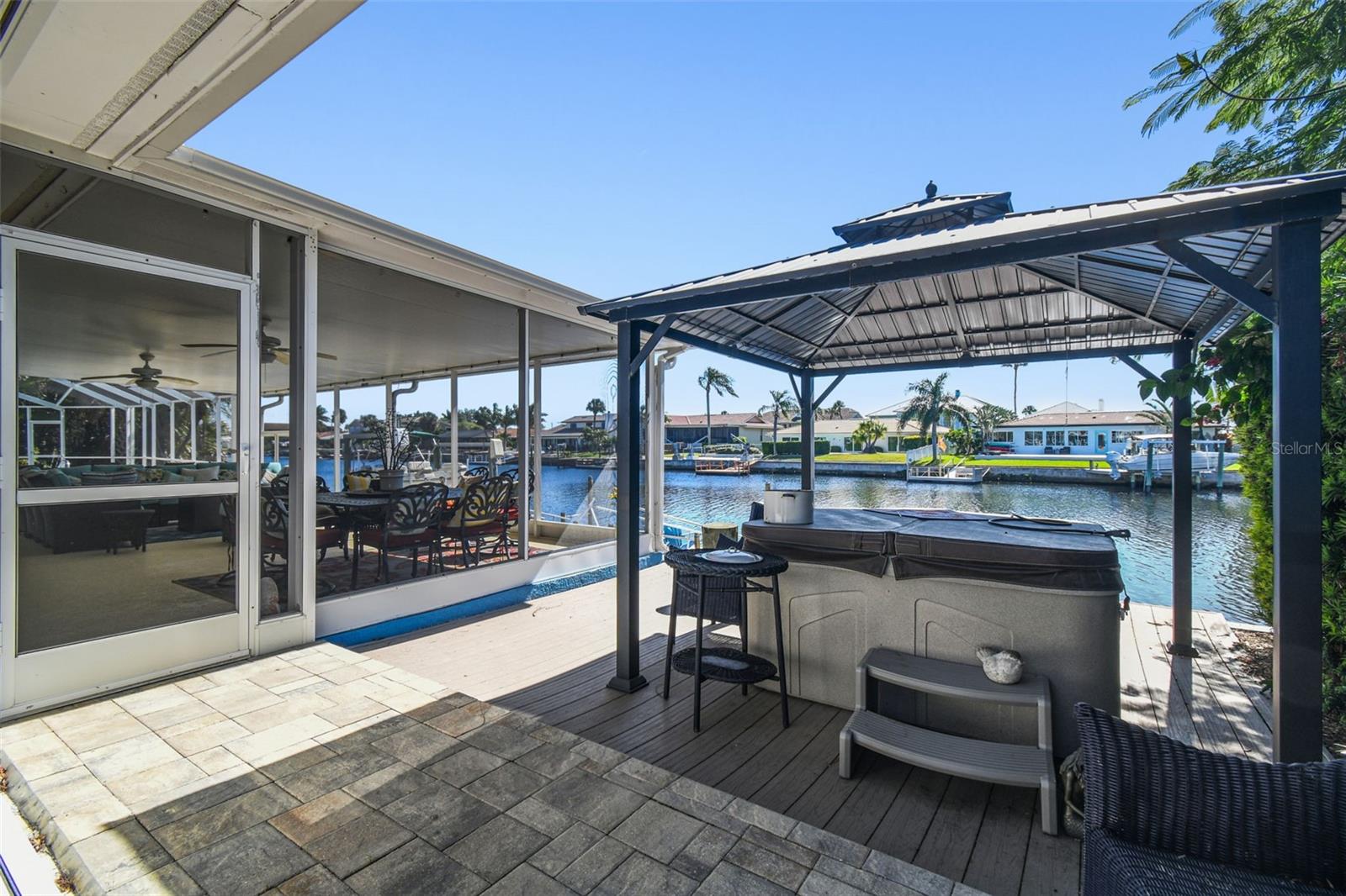 FLOR A MAR - Residential Lease