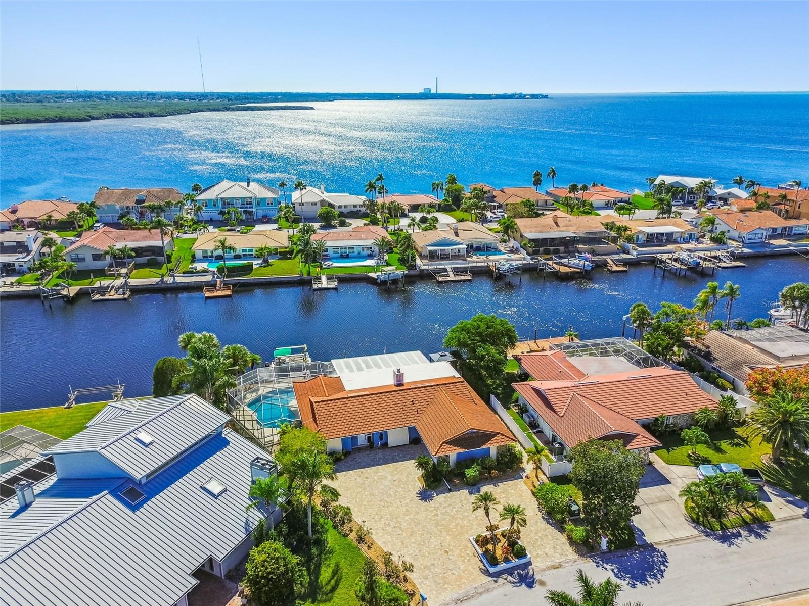 FLOR A MAR - Residential Lease