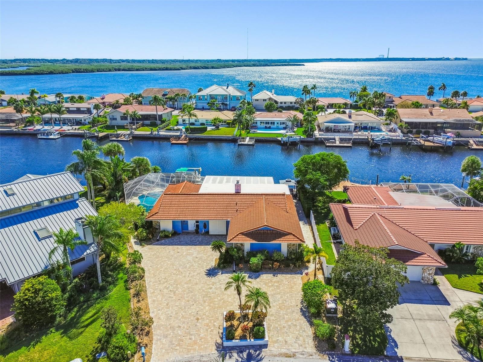 FLOR A MAR - Residential Lease