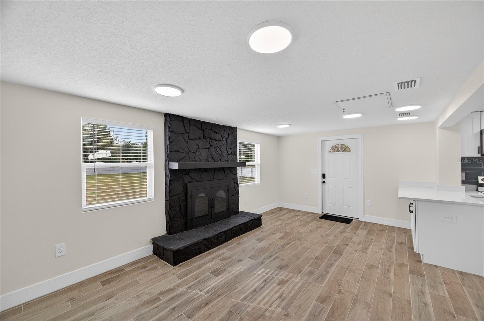 TROJAN TOWN - Residential