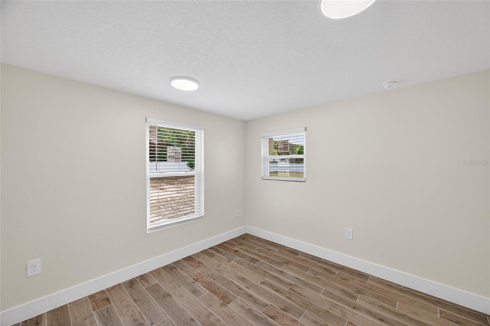 TROJAN TOWN - Residential