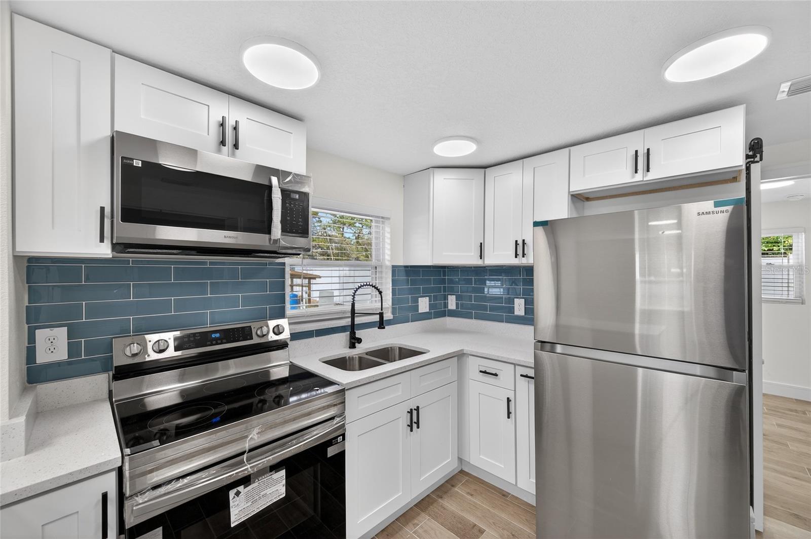 TROJAN TOWN - Residential