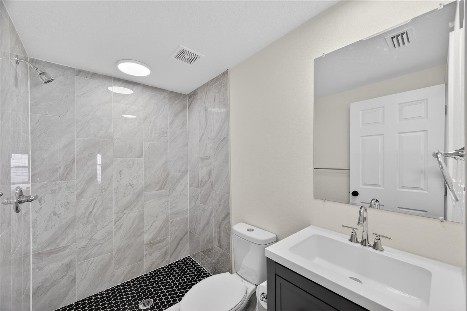 TROJAN TOWN - Residential