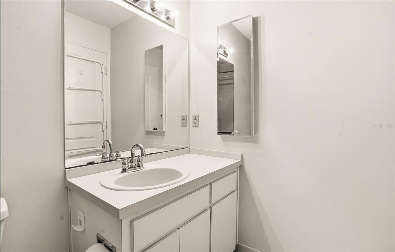 ON TOP OF THE WORLD - Residential