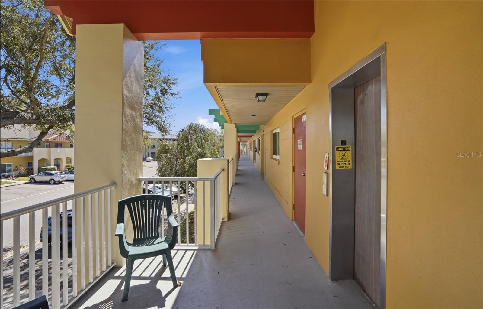 ON TOP OF THE WORLD - Residential