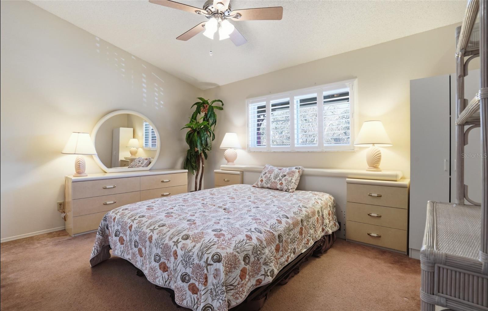 ON TOP OF THE WORLD - Residential