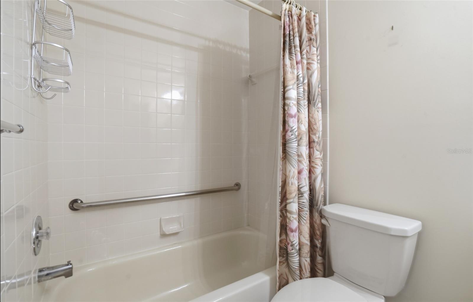 ON TOP OF THE WORLD - Residential