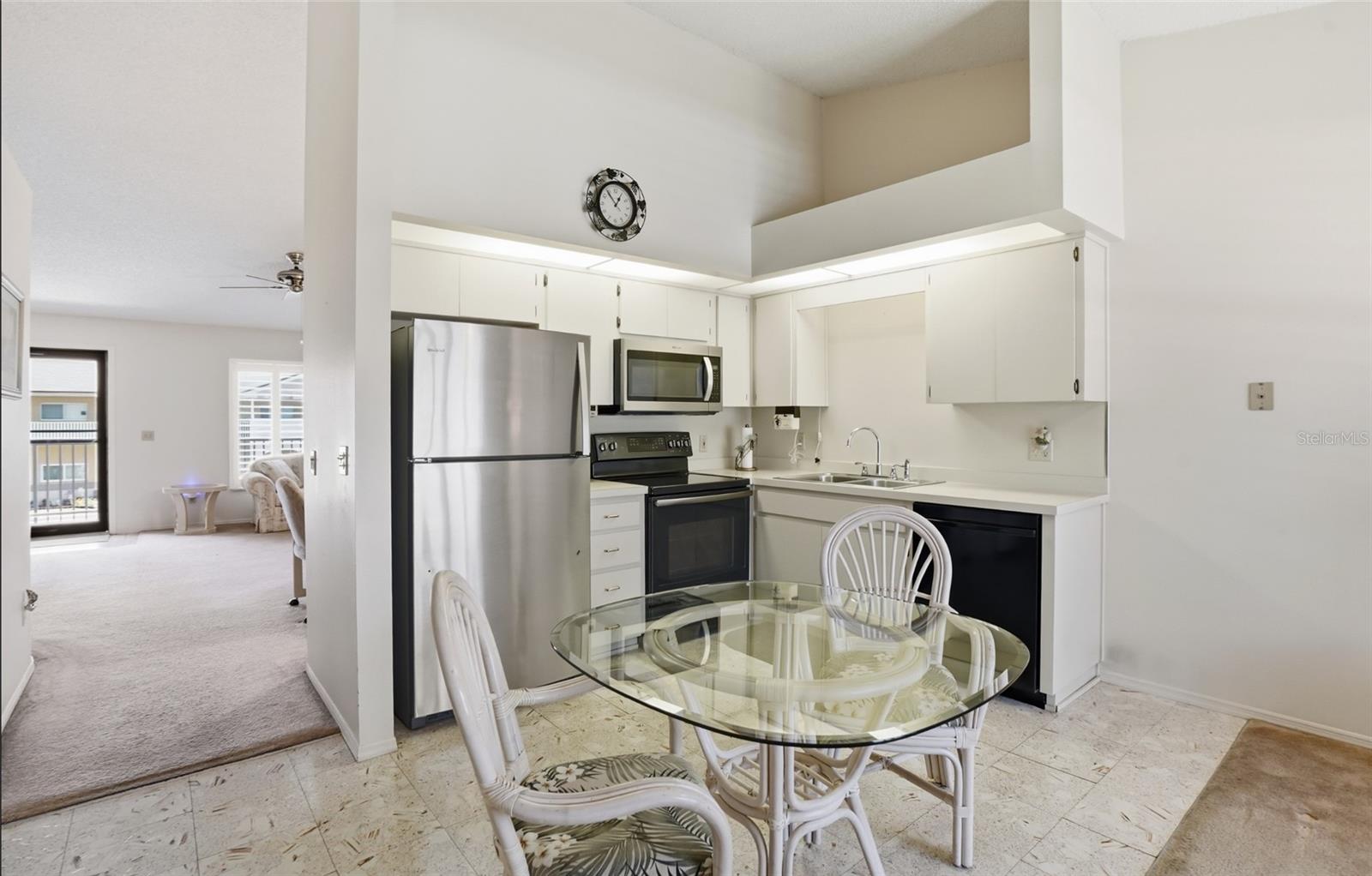 ON TOP OF THE WORLD - Residential