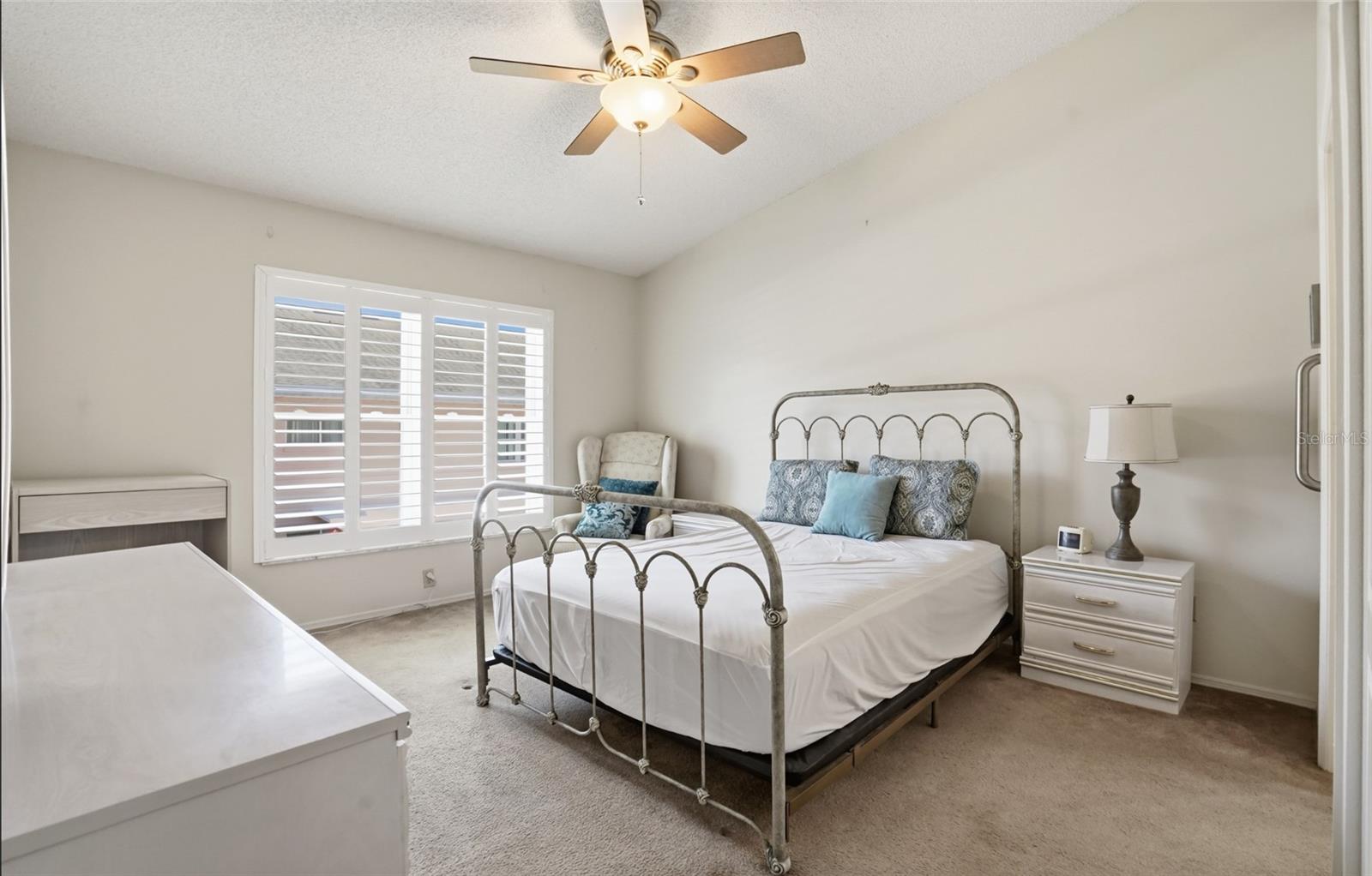 ON TOP OF THE WORLD - Residential